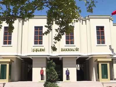 İstanbul'da Toplu Taşımadaki Yaş Kısıtlaması Kaldırıldı