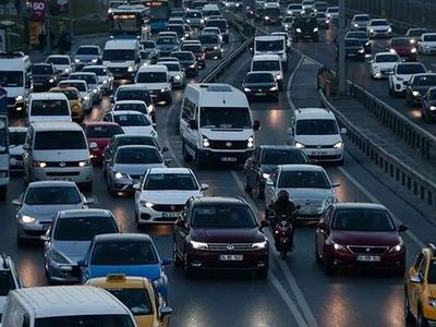 İstanbul’da trafik yoğunluğu: 1.sınıflar okula başladı, yollarda trafik yoğunluğu oluşmaya başladı