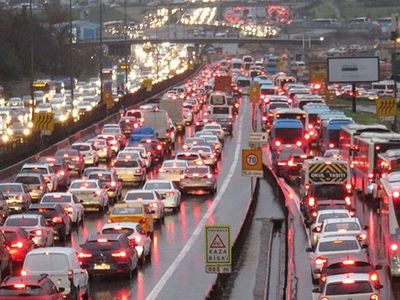 İstanbul'da Trafik Yoğunluğu Yüzde 74'e Yükseldi
