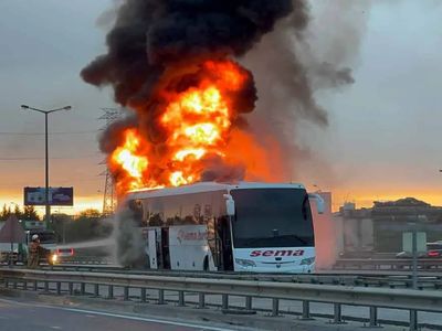 İstanbul’da yangın paniği: Otobüsler art arda alevlendi