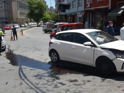İstanbul'da Zincirleme Kaza Sonrası Genç Kadın Şoka Girdi