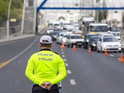 İstanbullular dikkat: Emniyet Müdürlüğü açıkladı! O yollar bugün trafiğe kapatılacak