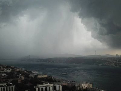 İstanbullular dikkat: Valilikten fırtına uyarısı yapıldı