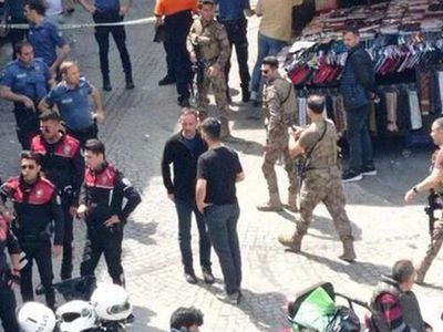 İstanbul'un göbeğinde silahlar konuştu! Bir polis memuru yaralandı!