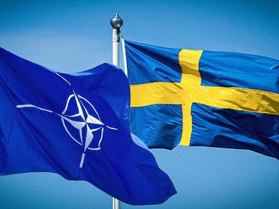 İsveç resmen NATO'nun üyesi oldu