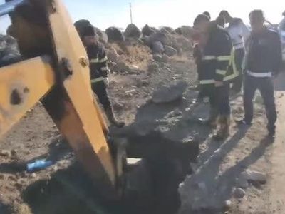 İtfaiye Ekipleri Kanalizasyon Borusuna Sıkışıp Kalan Yavru Köpeği Kurtardı