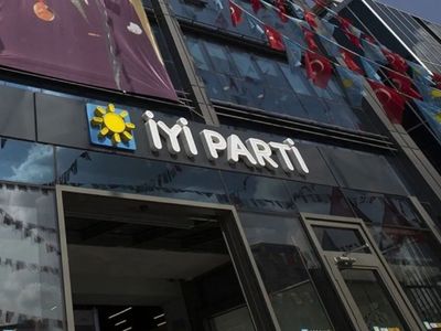 İYİ Parti’de istifa depremleri durmuyor: Kurucu üye İbrahim Halil Oral istifa etti
