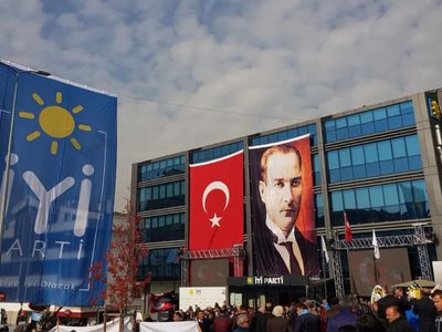 İYİ Parti’de istifalar durmuyor: Kurucu üye sosyal medyadan duyurdu