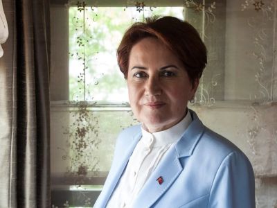 İYİ Parti'de Kriz Yükseldi! Spekülasyonlar Arttı! Meral Akşener'in Fotoğrafı Parti Binalarından Kalkacak mı?