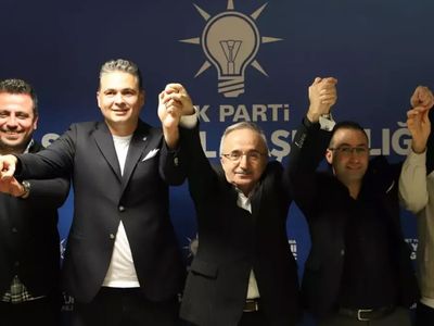 İYİ Parti'den istifa eden edene: 11 kişi Ak Parti'ye geçti