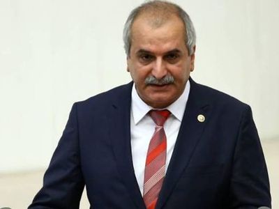 İYİ Partili eski vekil Ahmet Çelik, kardeşi tarafından ofisinde bıçakladı