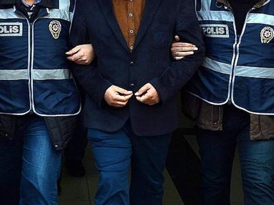 İzmir açıklarında aksiyon dolu anlar: Tekne kaptanı bakın kim çıktı