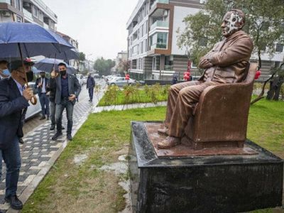 İzmir Büyükşehir Belediyesi Şehirde Bulunan Bütün Heykelleri Saydıracak