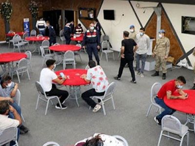 İzmir’de 67 Kişi Kumar Oynarken Yakalandı