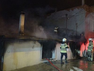 İzmir'de, Babası Uyurken Evi Ateşe Verdi