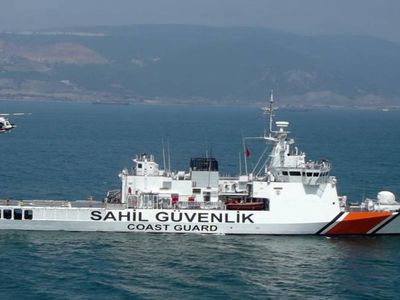İzmir’de facia gibi olay: Balıkçı teknesi denize gömüldü! 3 ölü, 2 kayıp var