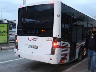 İzmir'de HES Kodu Göstermeden Otobüse Binen Adam Kendisini Uyaran Kişiyi Bıçakladı