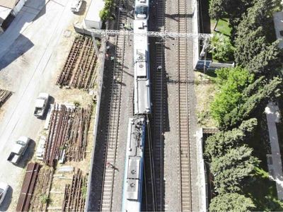 İzmir’de korku dolu anlar: Seyir halindeki İZBAN raydan çıktı