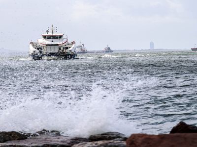 İzmir’de olumsuz hava ulaşımı etkiledi: İZDENİZ, vapur seferlerini iptal etti!