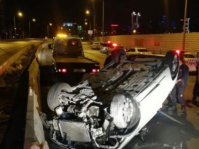 İzmir’de Otomobil Takla Attı: 1 Yaralı
