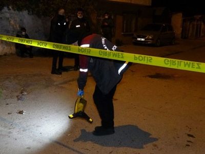 İzmir'de Silahlı Kavga: 1 Yaralı  1 Gözaltı