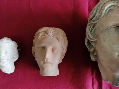 İzmir’de Tarihi Eser Operasyonu Yapıldı