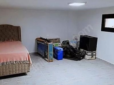 İzmir'de Tepki Çeken Kiralık Ev İlanı: Villanın Bodrumuna 3.500 TL Kira İstendi