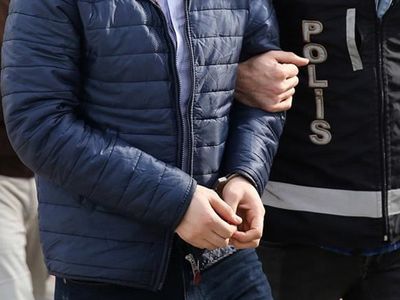 İzmir'de Uyuşturucu Operasyonlarında 14 Kişi Tutuklandı