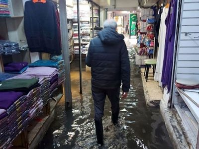 İzmirli Yine Mağdur: İş Hanını Su Bastı