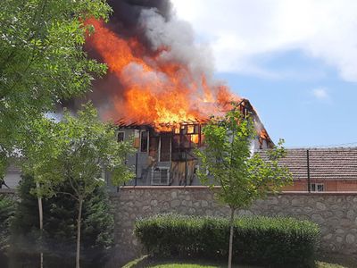 İzmit'te İki Katlı Ev Alevlere Büründü