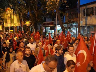 İznikliler 15 Temmuz milli birlik günü'nü anmak için toplandı