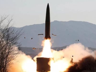 Japonya kırmızı alarma geçti: Kuzey Kore füzeleri yolladı