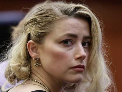 Johnny Depp'in eski eşi olan Amber Heard, yıldız oyuncuya olan tazminatını ödemek için evini satmak zorunda kaldı!