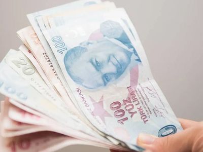 Jülide Sarıeroğlu müjdeyi verdi: Engelli ve yaşlı yakınlarına kısmi sigorta imkanı geliyor