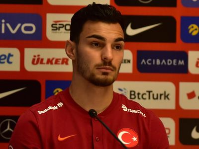 Kaan Ayhan: A Milli Takım'da en tecrübeli futbolculardan biri olmama şaşırıyorum