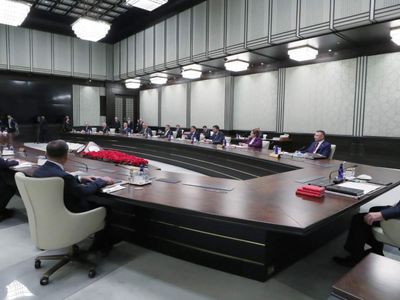 Kabine bayram sonrası yeniden toplanıyor: Memur ve emekli zammı ile torba yasa gündemde