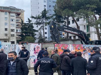 Kadıköy'de göçük oluştu! İnşaatta istinat duvarı çöktü