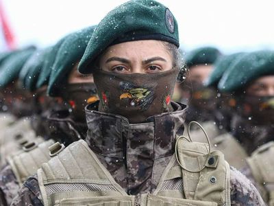 Kadınlar asker olabilir mi? Kadınlar subay ve astsubay olabilir mi? Kadınlarda asker olmak için aranan başvuru şartları