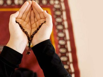 Kadir gecesi adetli olan kadın ne yapmalı, ibadet etmeli? Kadir gecesi regl olanlar ibadetlerini nasıl yapmalı? Diyanet açıklaması