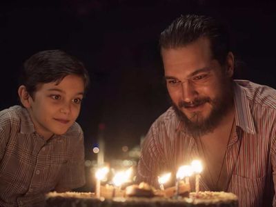 Kağıttan Hayatlar film konusu ve oyuncuları