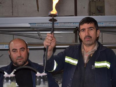 Kahramanmaraş'ta Esnafın İş Yeri İçin Bulduğu İlginç Çözüm: 10 Liralık Benzin İle 10 Saat Isıtacak!