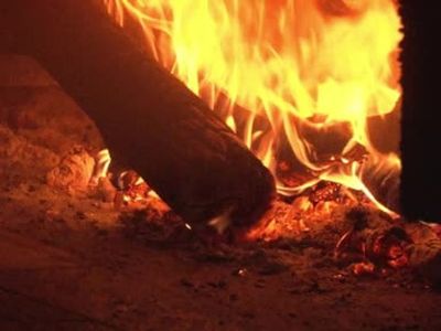 Kahramanmaraş'ta fırın ustaları kavurucu sıcakta ekmek üretiyor