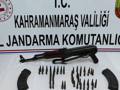 Kahramanmaraş'ta, Samanlıkta Gömülü Kalaşnikof Ele Geçirildi