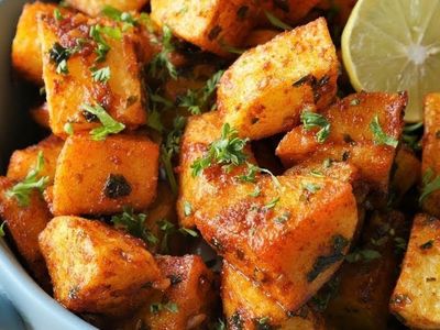Kahvaltılık Salçalı Baharatlı Patates Tarifi
