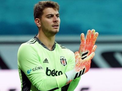 Kaleci Utku Yuvakuran Beşiktaş ile 3 Yıllık Yeni Sözleşme İmzaladı