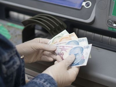 Kamu bankaları ödemeleri güncelledi: Emekliler için promosyon başvuruları başladı