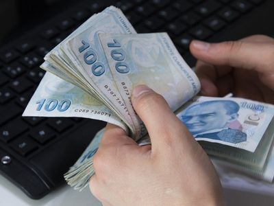 Kamu işçilerinin beklediği haber geldi: En düşük maaş 15 bin TL olacak, işte detaylar…