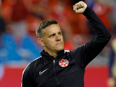 Kanada Milli Takımı'nın Teknik Direktörü John Herdman, hem erkekler hem de kadınlarda Dünya Kupası'na katılma başarısı gösteren ilk çalıştırıcı oldu!