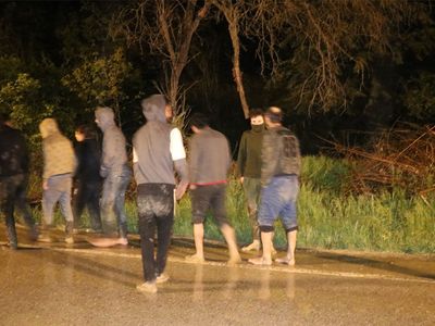 Kapıkule Sınır Kapısı'nda donmak üzereyken bulunan göçmenler konuştu: Yunanlar her şeyimizi aldı!