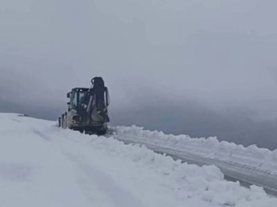 Kar bir anda bastırdı: Vatandaş şaşkına döndü
